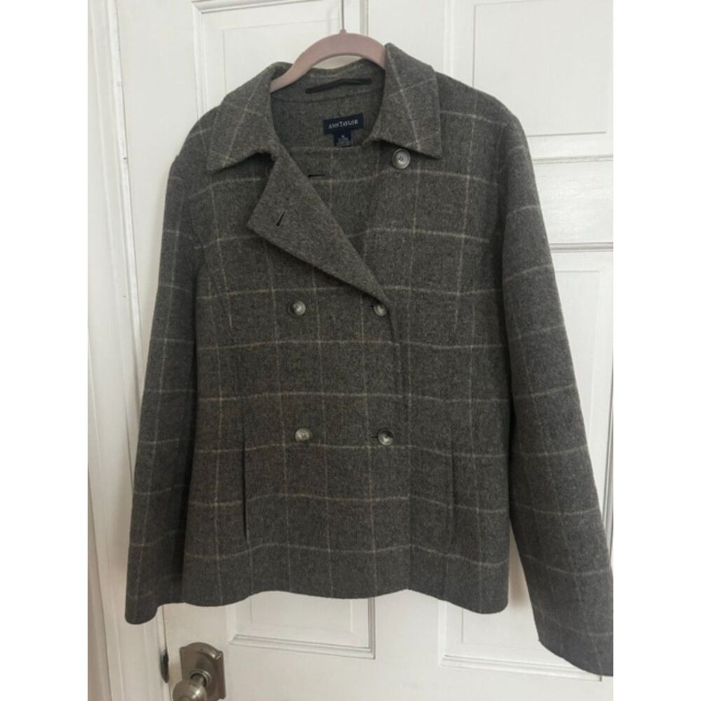 Ann Taylor gray plaid wool jacket/ car coat/blazer, Medium.